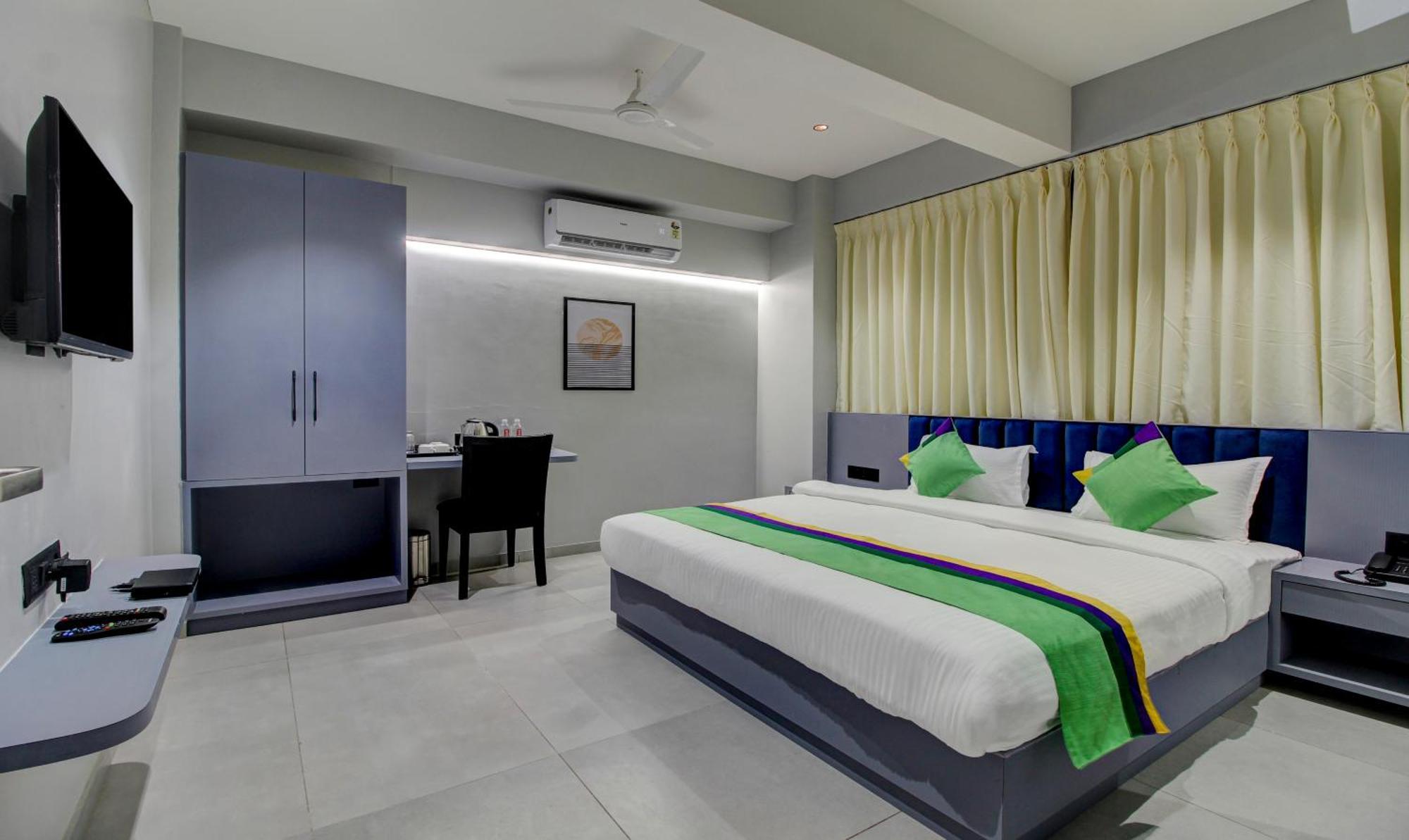 Comfort Inn Baner- Indian Nationals Only ปูเน่ ภายนอก รูปภาพ